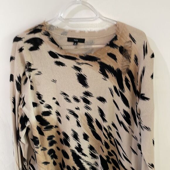 FATE Distressed animal print 100% cotton sweater top like new M - Picture 5 of 11